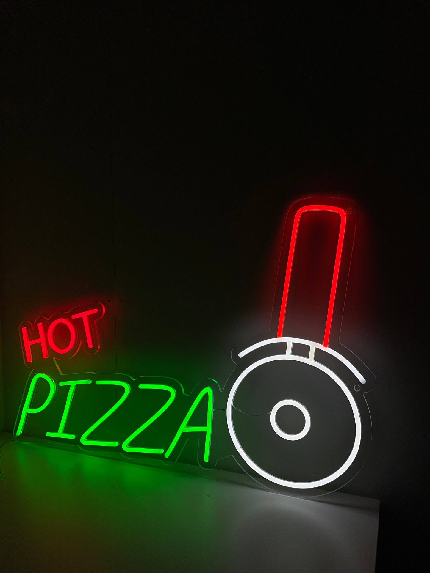 Neonreclame met hete pizza - The Art Neon