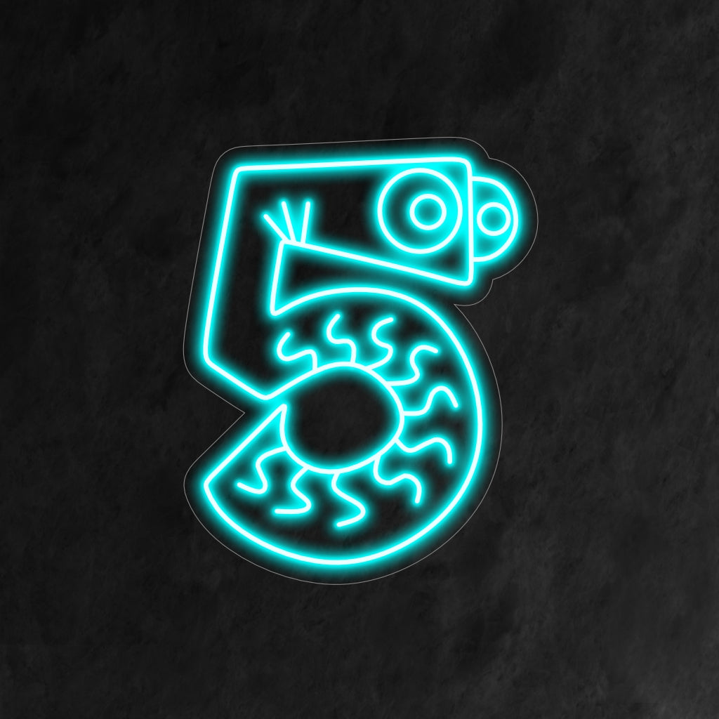 "5th Birthday Neon Sign" toont een cartoonachtig cijfer 5 met charmante ogen, wat een speels tintje toevoegt aan de viering van de vijfde verjaardag van een kind.