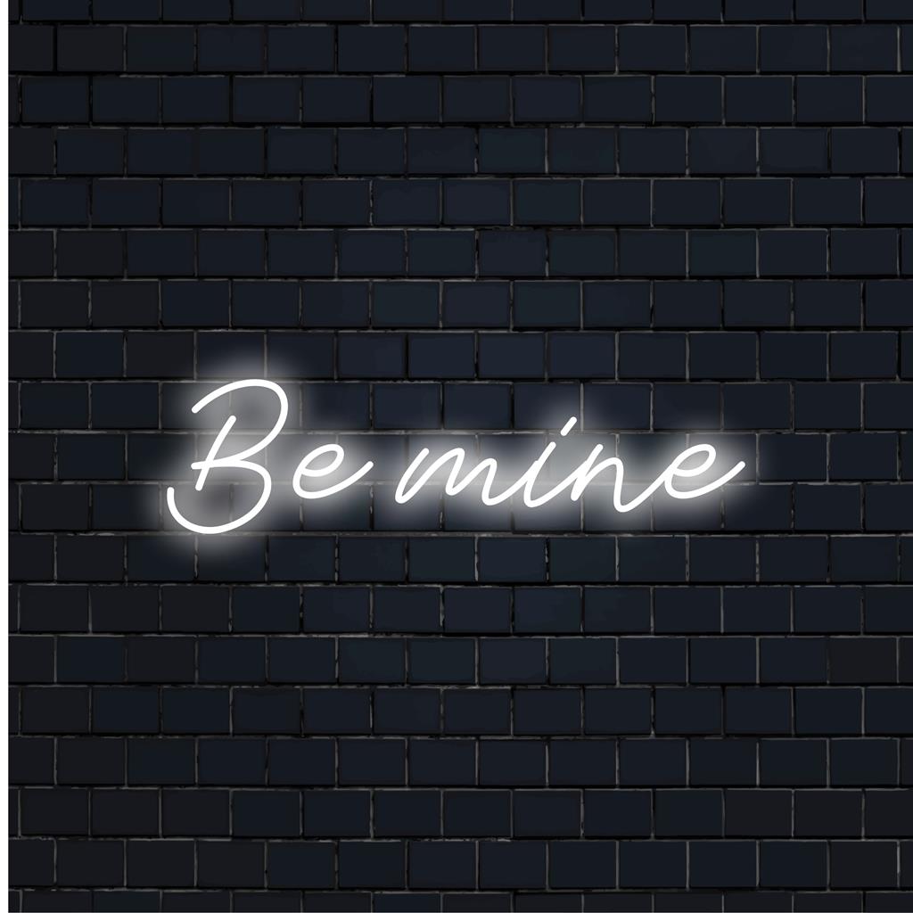 Be Mine LED-neonreclame op maat: felroze neontekstkunst, perfect voor romantische neonverlichting en een gepersonaliseerd neonreclameontwerp.