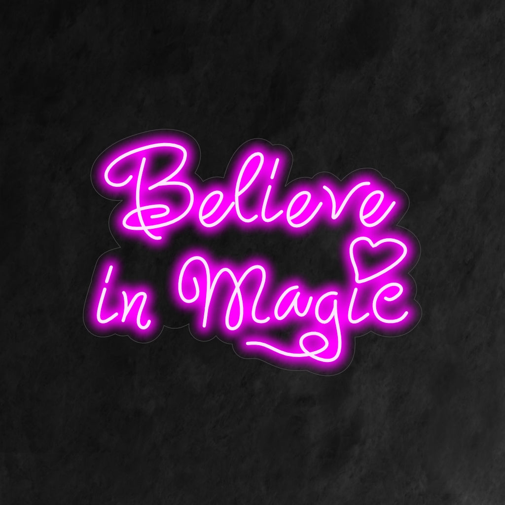 "Believe In Magic Neon Sign" is een speelse en betoverende toevoeging aan je fantasy-interieur. Een neonlamp die het geloof in magie en verwondering stimuleert.