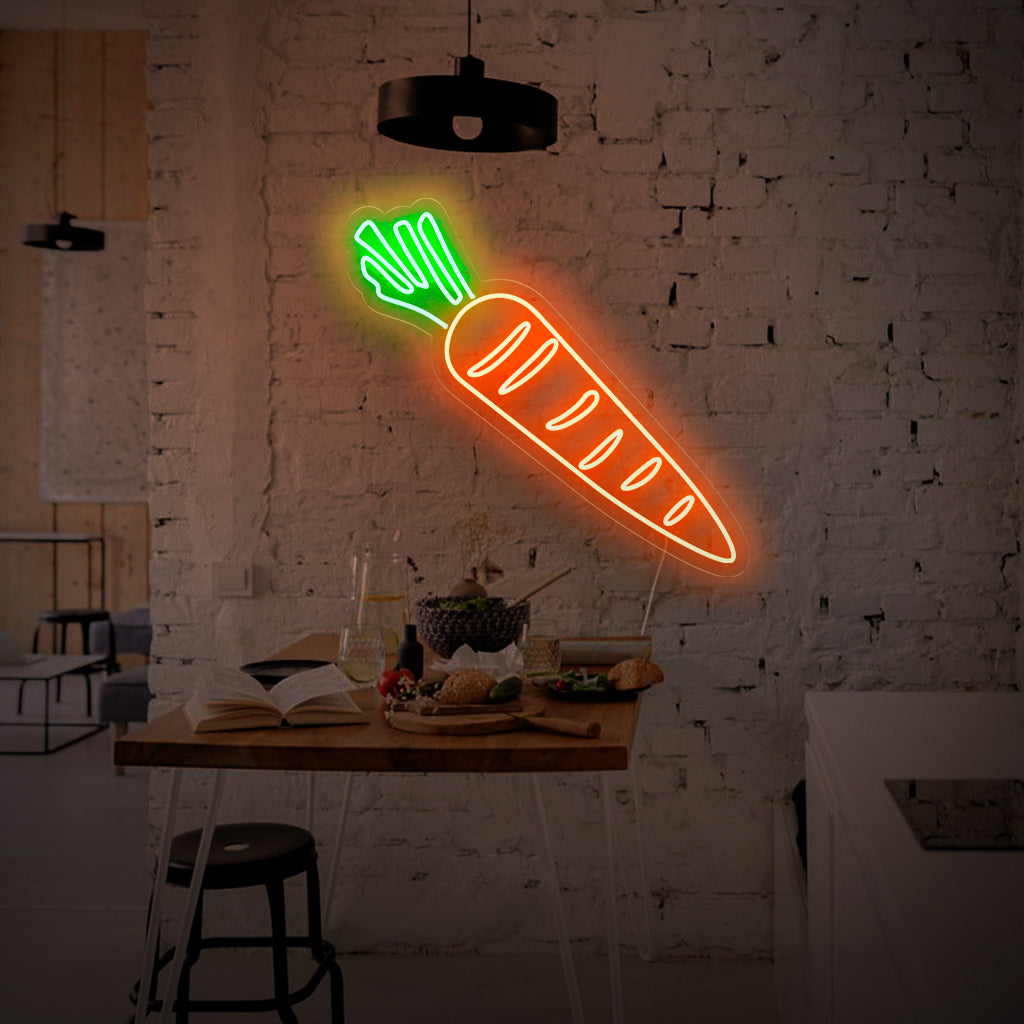"Carrot Neon Sign" - Een speels neonlicht met het grappige symbool van een wortel. Het zorgt voor een levendige sfeer en viert de liefde voor verse producten in uw keuken of interieur met een groentethema.