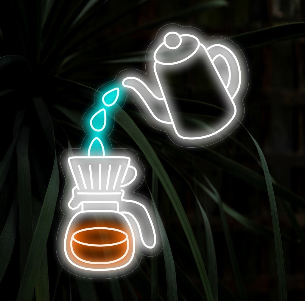 "Neonreclame met koffiemachine en waterkoker" ��� Een stijlvol, cafeïnehoudend neonlicht met de iconische afbeelding van een koffiezetapparaat en waterkoker. Geef uw koffiehoek of café een warme en uitnodigende sfeer.