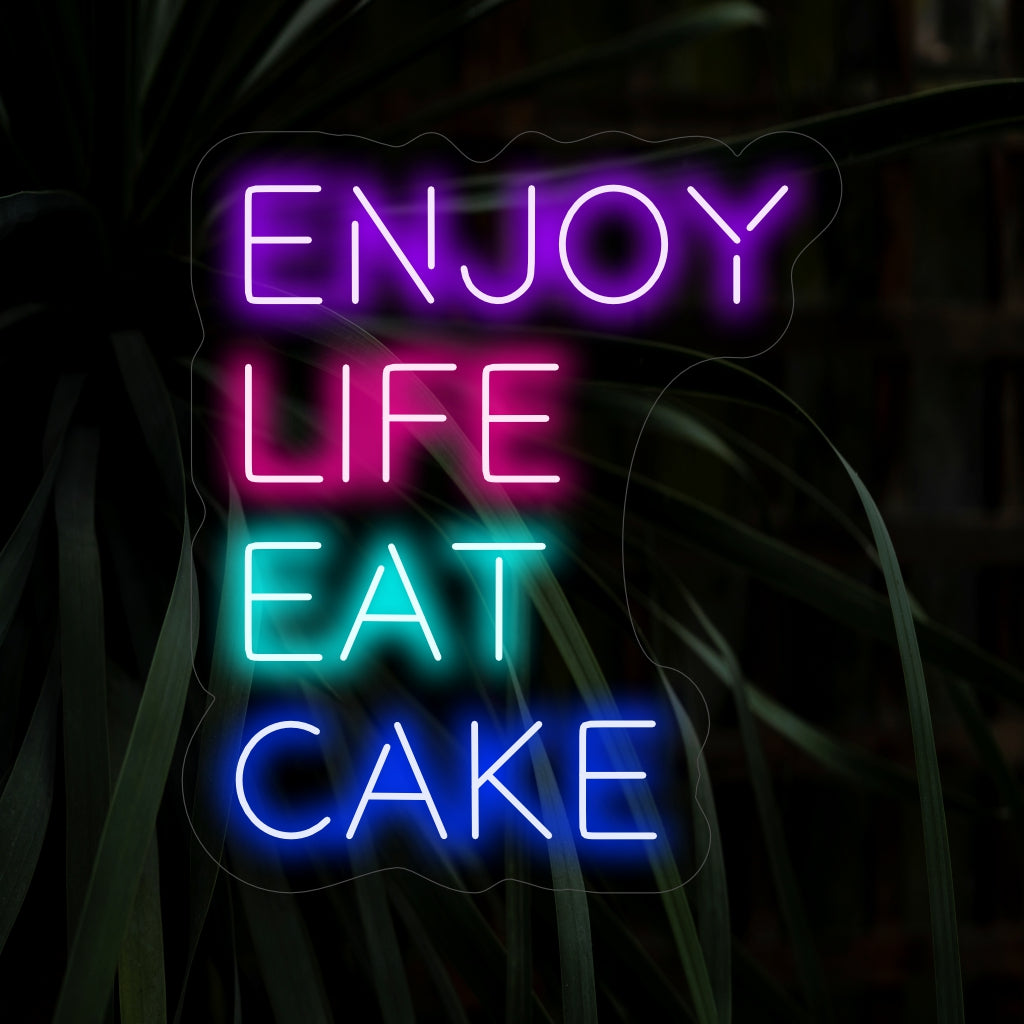 "Enjoy Life Eat Cake Neon Sign" geeft een lieflijk licht, perfect voor bakkerijen en ruimtes waar de mooiste momenten in het leven worden gevierd.