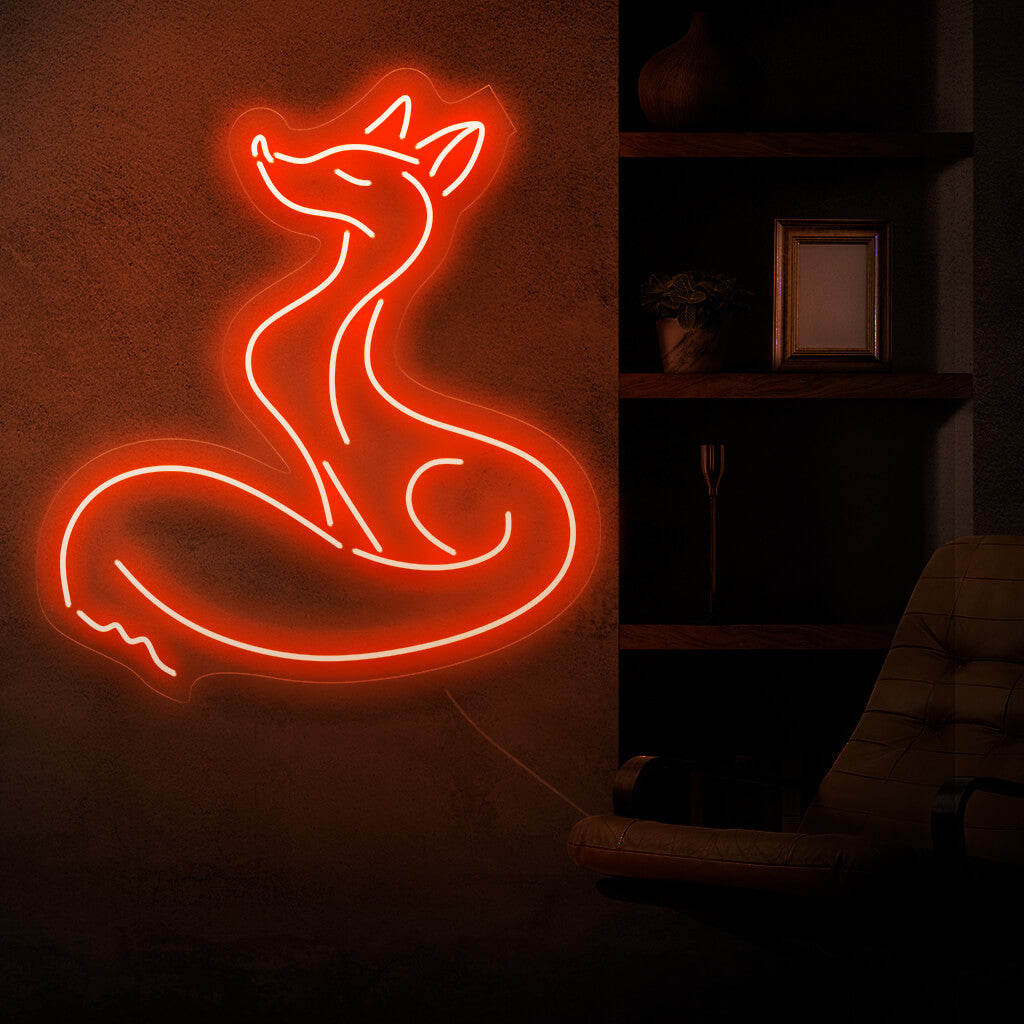 Het neonbord "Female Fox" licht op met een speelse charme en is ideaal voor eclectische ruimtes en interieurs met een natuurthema. De afbeelding van een vos voegt een vleugje artistieke flair toe.