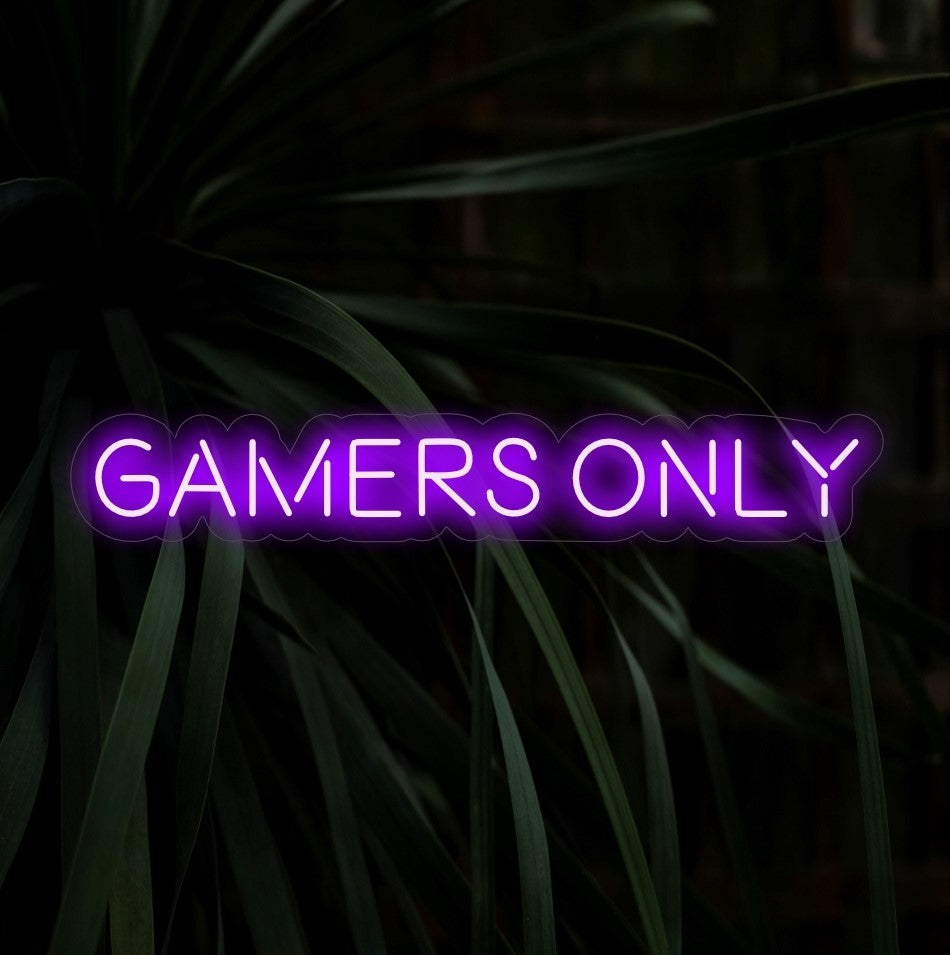 "Gamers Only Neon Sign" - Verlicht met exclusieve gaming-vibes, perfect voor speciale gamingruimtes en entertainmentkamers, en nodigt alleen de meest gepassioneerde gamers uit.