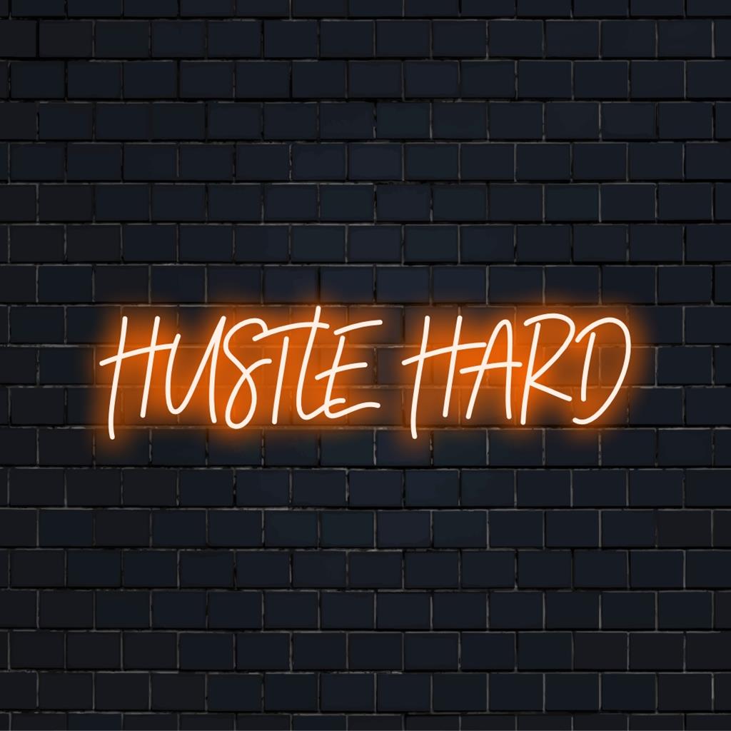 LED-neonreclame met de tekst Hustle Hard, perfect voor inspirerende decoratie en levendige verlichting in elke ruimte.
