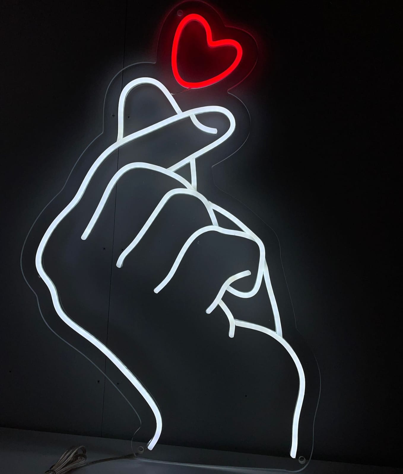 Vingerhart neonbord - The Art Neon