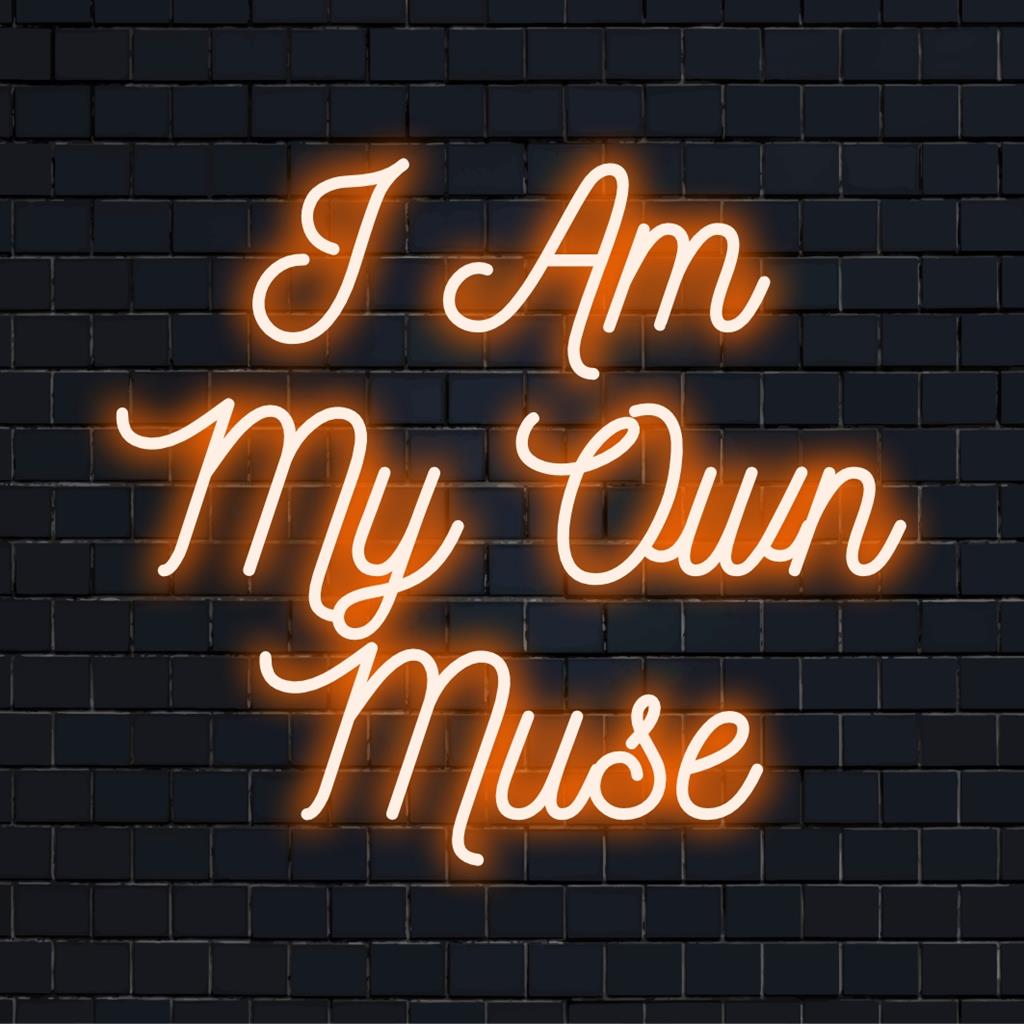 Levendig LED-neonbord met de tekst I Am My Own Music, perfect als gepersonaliseerde neon-quote of op maat gemaakte neon-wanddecoratie.
