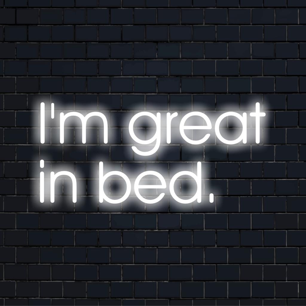 LED-neonbord met de speelse tekst 'I'm Greet In Bed' voor een persoonlijke lichtdecoratie; veelzijdig voor elke ruimte.
