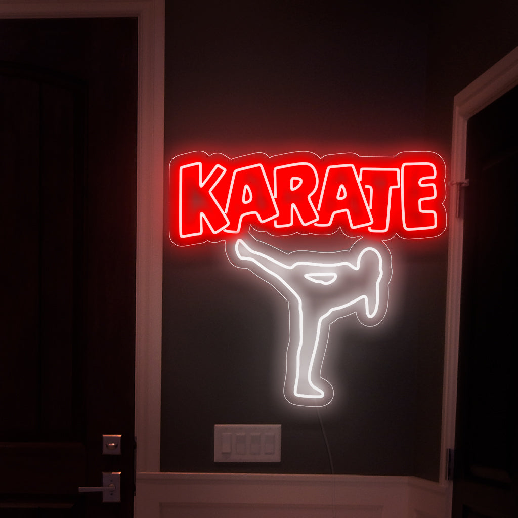 "Karate Toernooi Neon Sign" - Verhoog de energie in uw ruimte met dit neonbord, dat de dynamische geest van karatetoernooien belichaamt. Verlicht uw dojo met de gloed van de competitie.