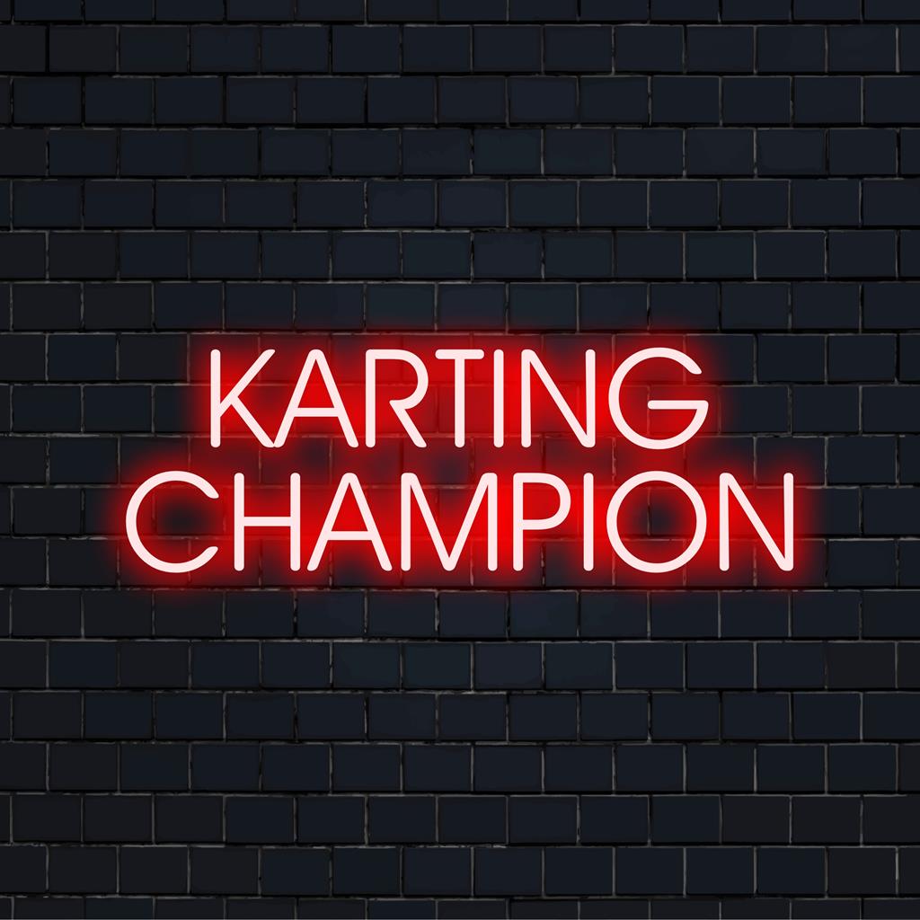 Op maat gemaakt LED-neonbord met de tekst 'Karting Champion', levendige lichtkunst voor racefans; unieke neondecoratie voor een dynamische weergave.