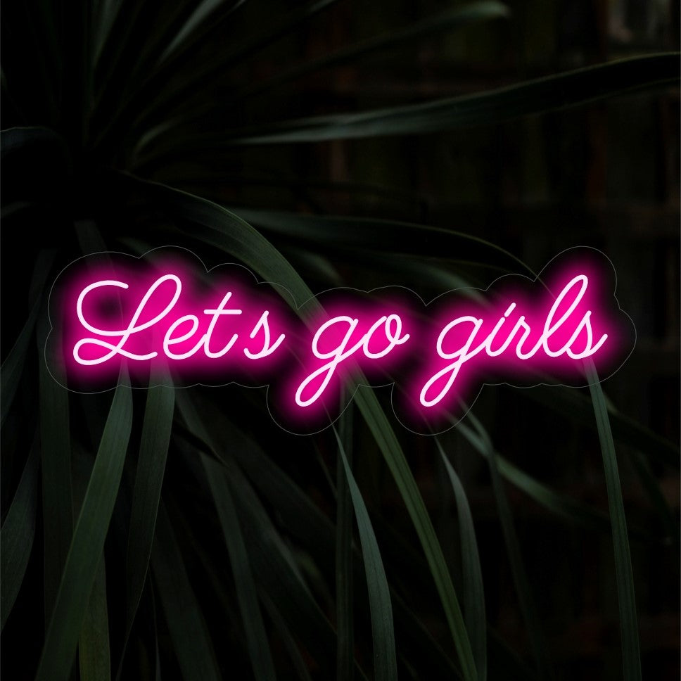 "Let's Go Girls Neon Sign" straalt kracht en enthousiasme uit en is een energieke toevoeging aan ruimtes waar plezier en positiviteit floreren. Ideaal voor een levendige en energieke sfeer.