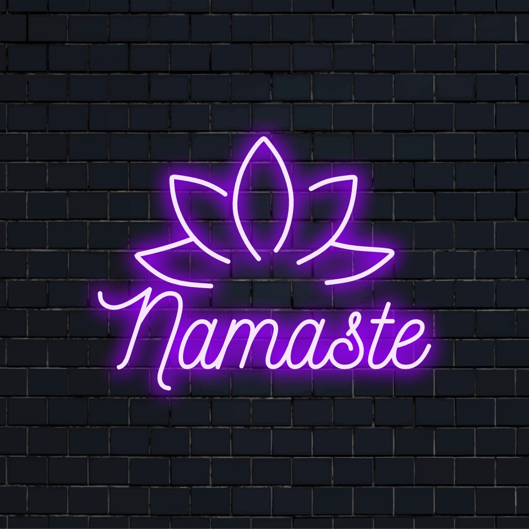 Op maat gemaakt LED-neonbord met de tekst Namaste in levendige kleuren, perfect voor zenruimtes en spirituele decoraties.
