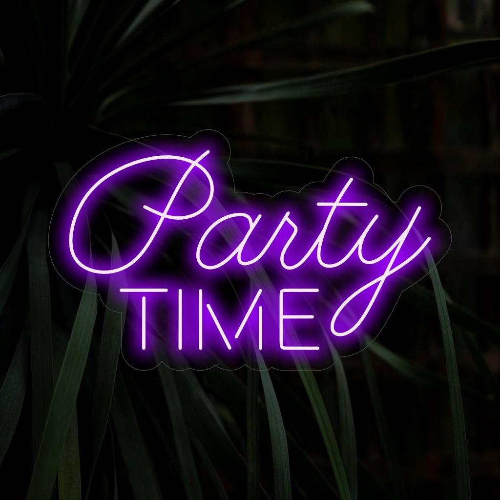 "Party Time Neon Sign" is een feestelijke en levendige toevoeging, perfect voor ruimtes die klaar zijn om te vieren en een leuke tijd te hebben. Verlicht met de geest van vreugde en vrolijkheid!