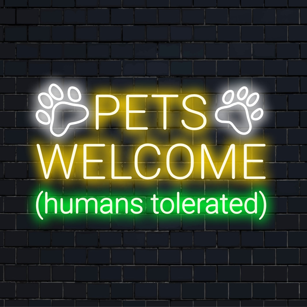 LED-neonbord met de tekst Huisdieren Welkom Mensen Tolereren, een uniek neonkunstwerk, perfect voor dierenliefhebbers.