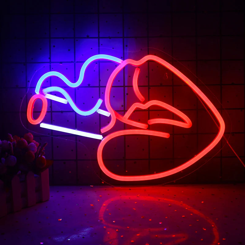 **Alternatieve tekst:** Een levendig LED-neonbord met daarop de onderste helft van het gestileerde gezicht van een vrouw.
