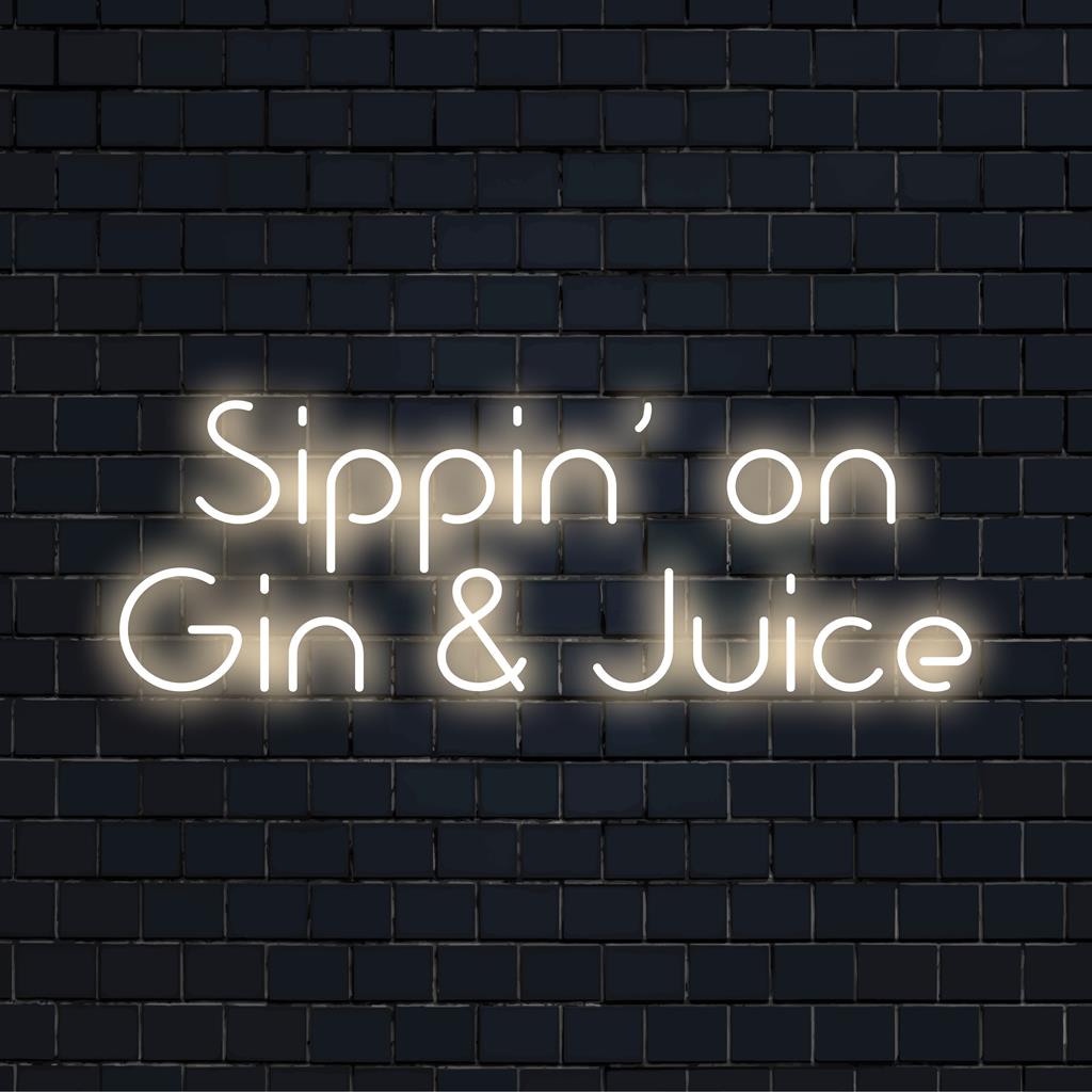 Op maat gemaakt LED-neonbord met de tekst Sippin' On Gin And Juice in levendige verlichting, ideaal voor een unieke ruimtedecoratie.