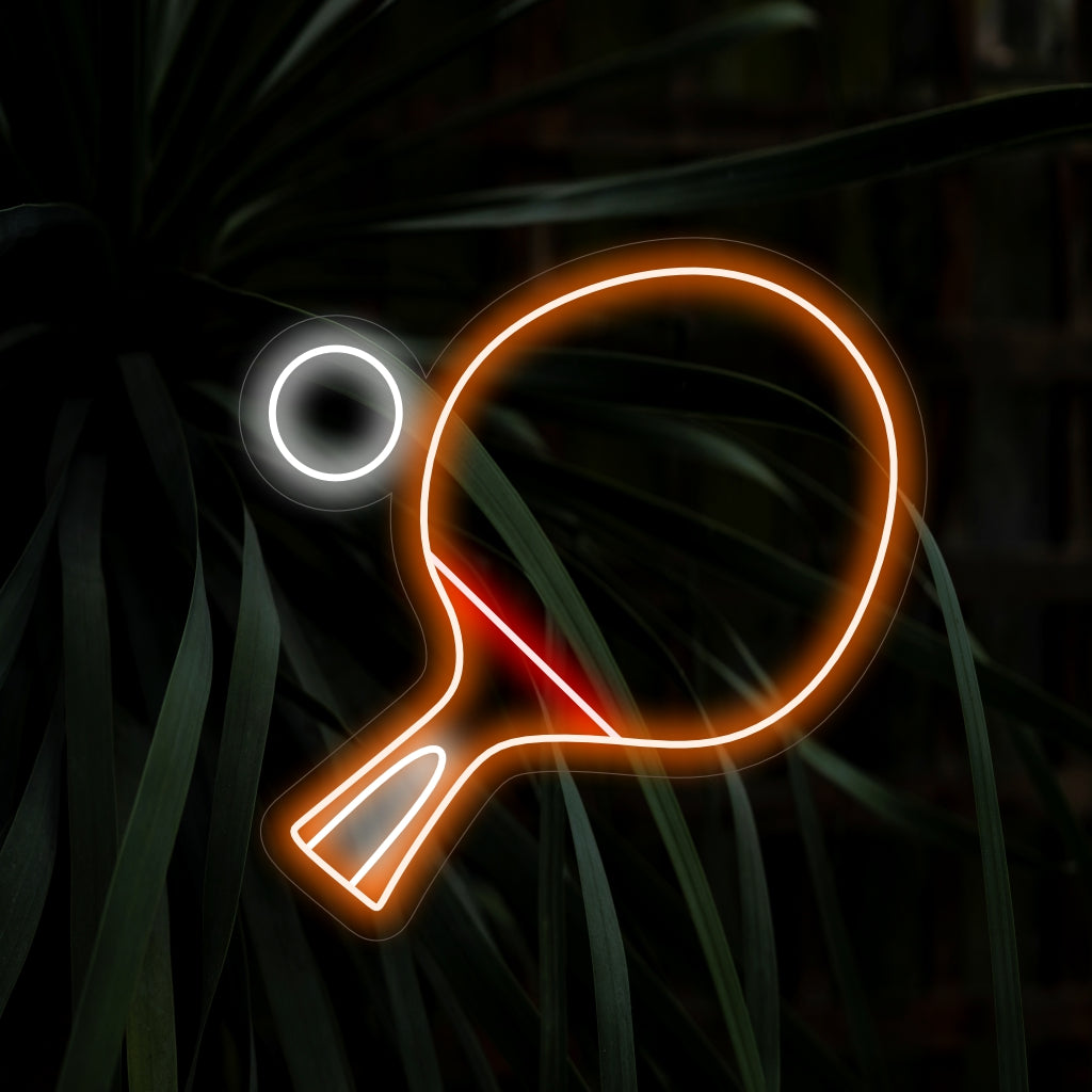 "Table Tennis Racket and Ball Neon Sign" voegt een sportieve sfeer toe met het dynamische ontwerp en werpt een energieke gloed die de spanning van het spel in uw ruimte viert.