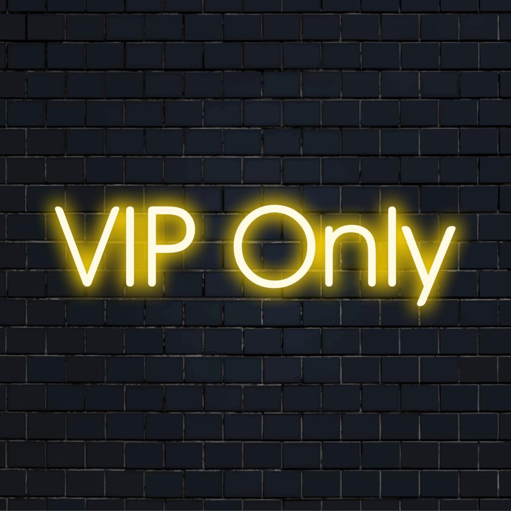 Op maat gemaakt LED-neonbord met een stijlvolle VIP-only-boodschap, perfect voor een chique ambiance en gepersonaliseerde decoratie.