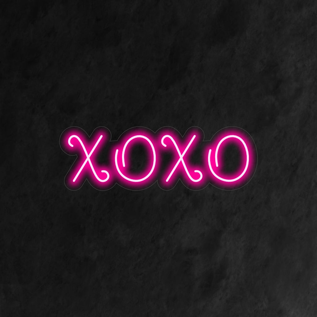 "XOXO Neon Sign" is een romantische en liefdevolle toevoeging aan je interieur. Een neonlicht dat knuffels en kusjes symboliseert en een liefdevolle sfeer creëert.