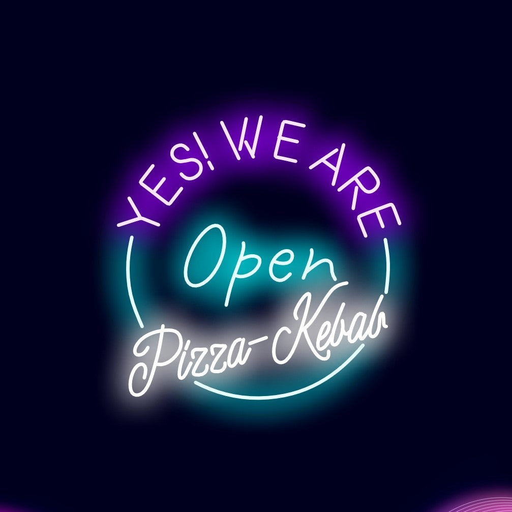"Yes! We Are Open Pizza Kebab Neon Sign" - Een levendig neonbord dat gasten verwelkomt om te genieten van heerlijke pizza en kebab.