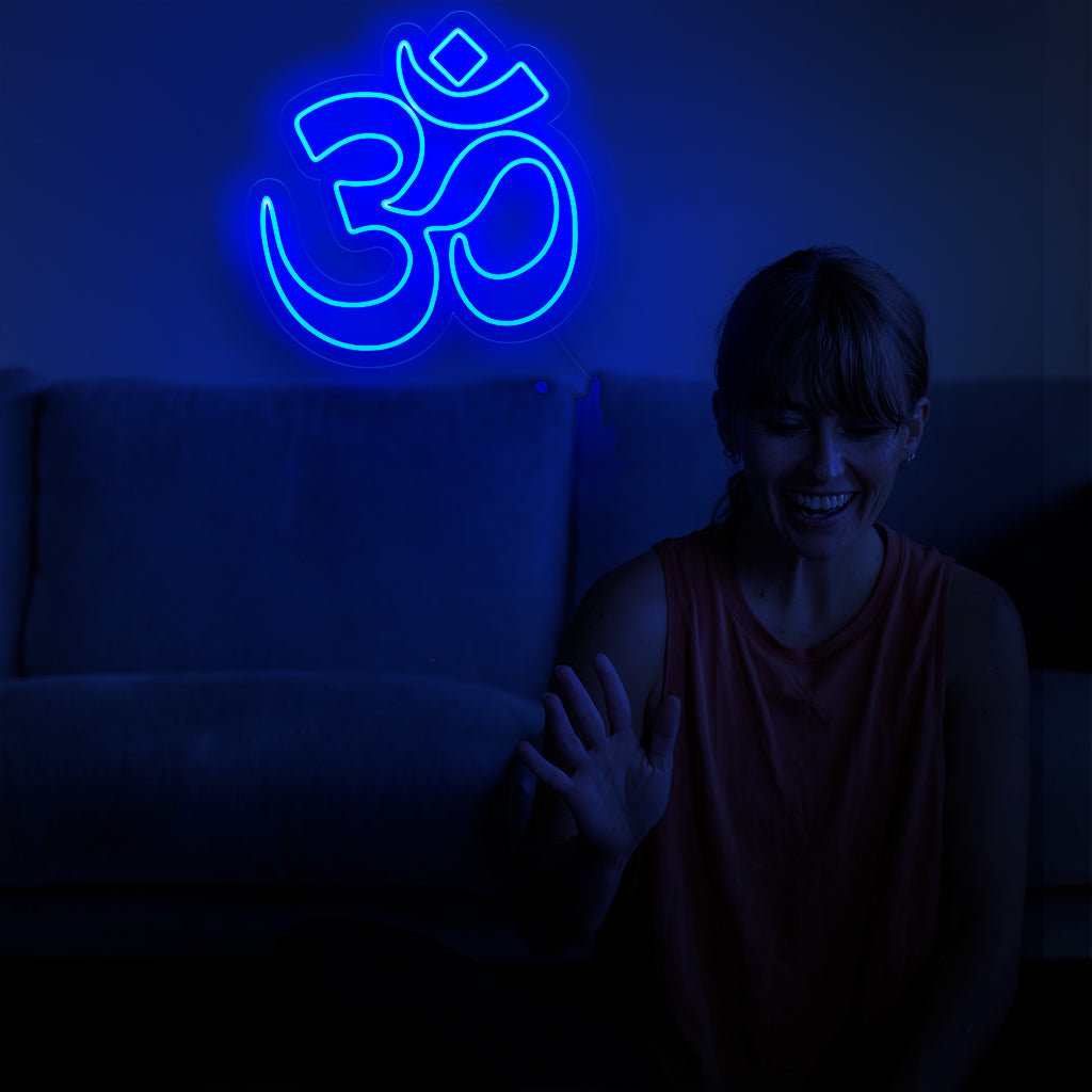 Een betoverend neonbord met het symbool van het derde oog, dat staat voor spiritueel ontwaken en intuïtie, en een mystiek en betoverend licht uitstraalt