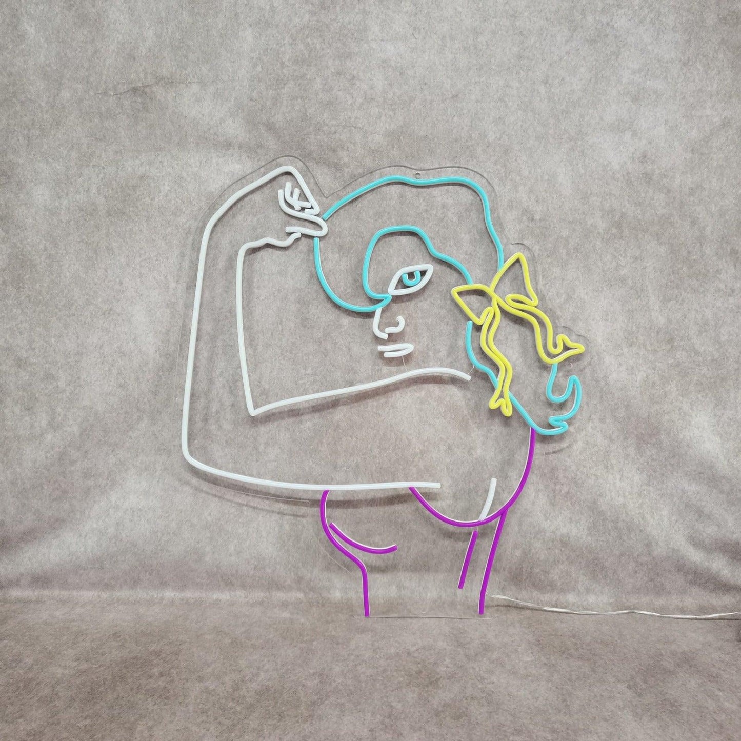 Neonreclame met vrouw die spieren spant - The Art Neon