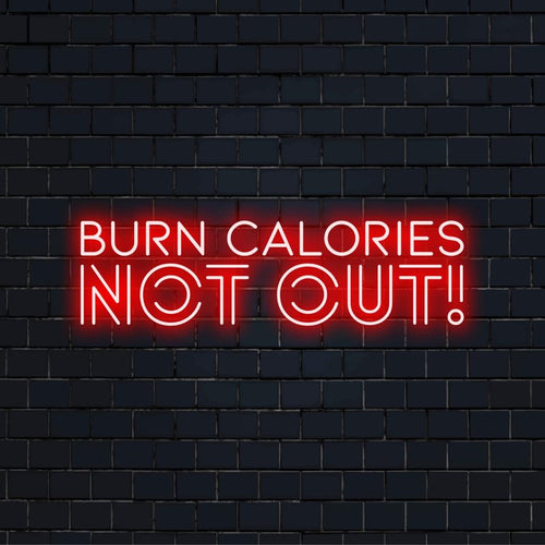 Op maat gemaakt LED-neonbord met de speelse boodschap 'Brand calorieën, wees gewaarschuwd!'; ideaal gepersonaliseerd decor voor een kleurrijk huis of sportschool.