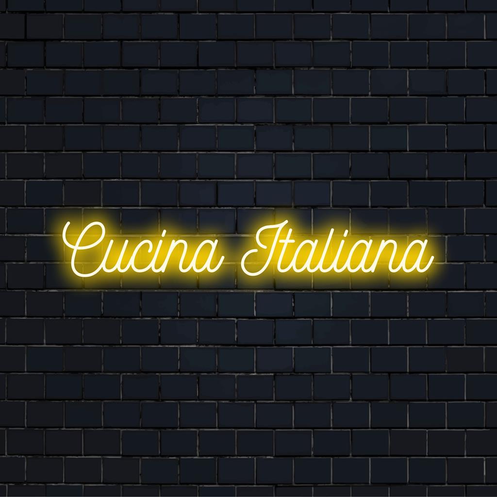 Stijlvol LED-neonbord met de tekst Cucina Italiana, perfect om elke keukenhoek of ruimte met Italiaans thema flair te geven.