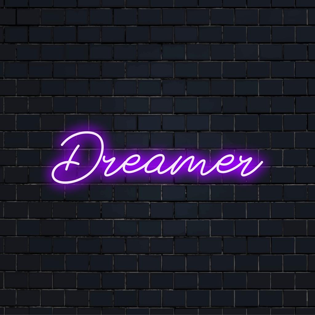 Het levendige Dreamer LED-neonbord op maat is perfect voor de esthetiek van elke ruimte; ideale neonverlichting voor dromers en creatievelingen.