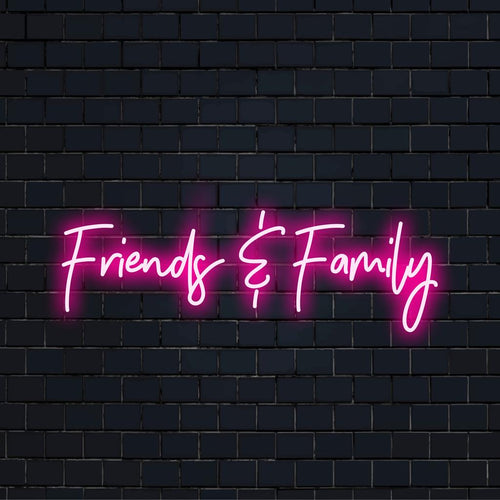 Veelzijdig LED-neonbord met de tekst 'Vrienden' en 'Familie'. Een perfect neonstuk voor elke sociale ruimte.