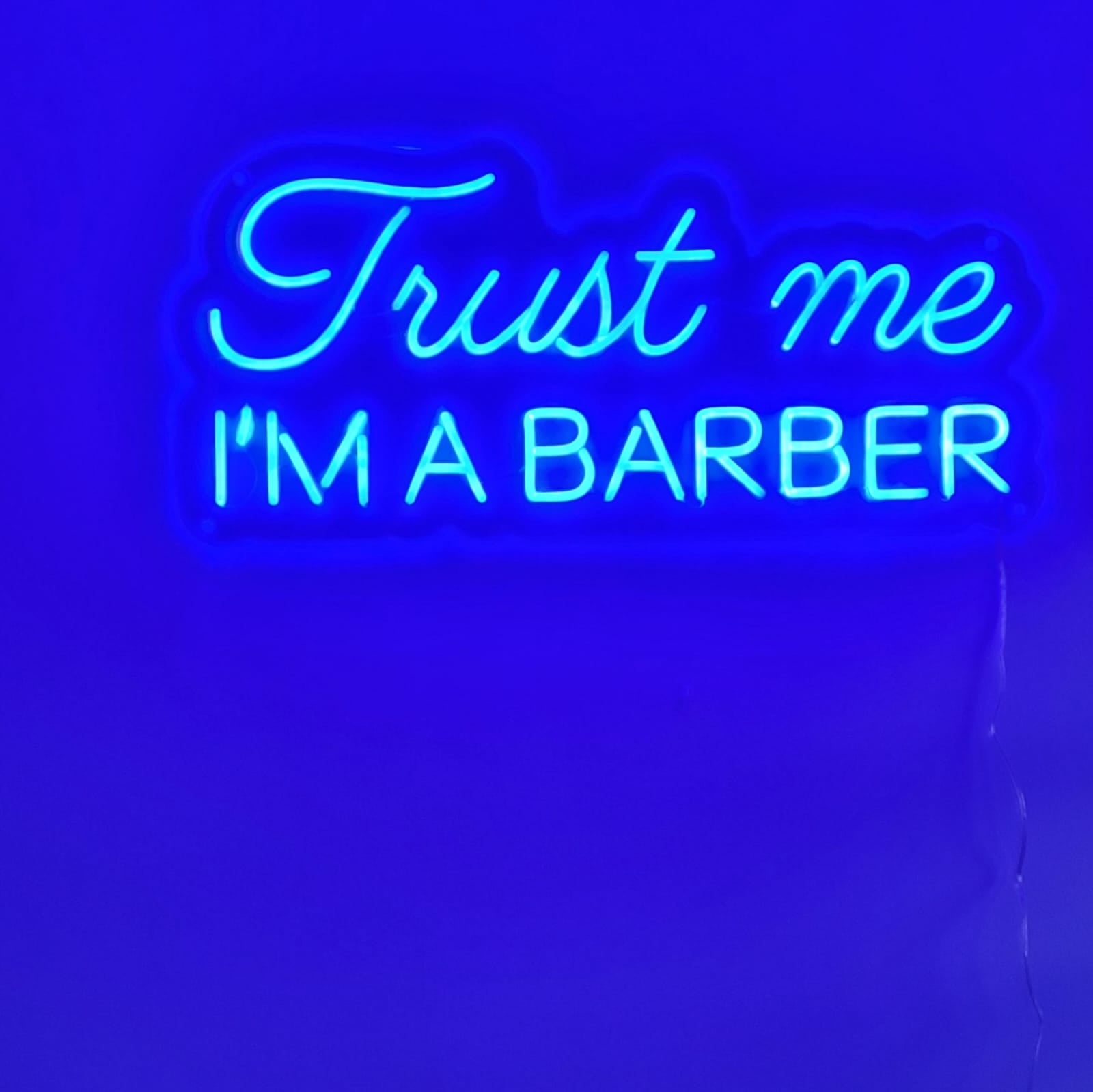 Neonreclame 'Vertrouw me, ik ben een kapper' - The Art Neon