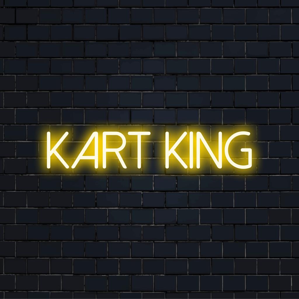 Kleurrijk, op maat gemaakt LED-neonbord van Kart King, perfect om elke ruimte een uniek tintje te geven. Veelzijdige neonverlichting.