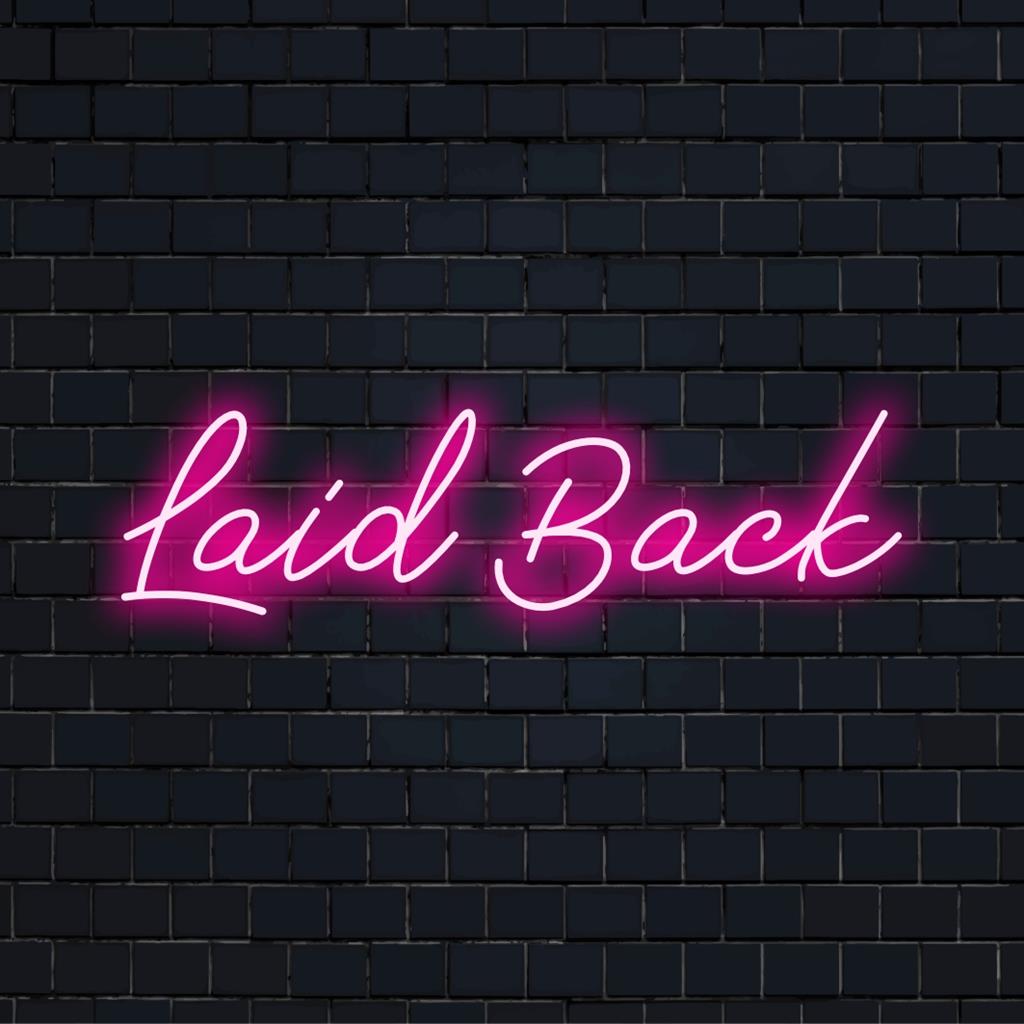 Handgemaakt, op maat gemaakt LED-neonbord met een relaxte uitstraling, perfect voor een moderne inrichting en ontspannen sfeer.