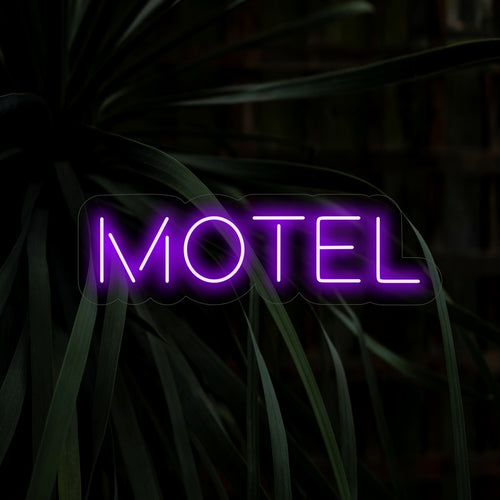 "Motel Neon Sign" is een klassieke en uitnodigende toevoeging, perfect voor ruimtes met een retro en gastvrije sfeer. Verlicht met nostalgische charme!