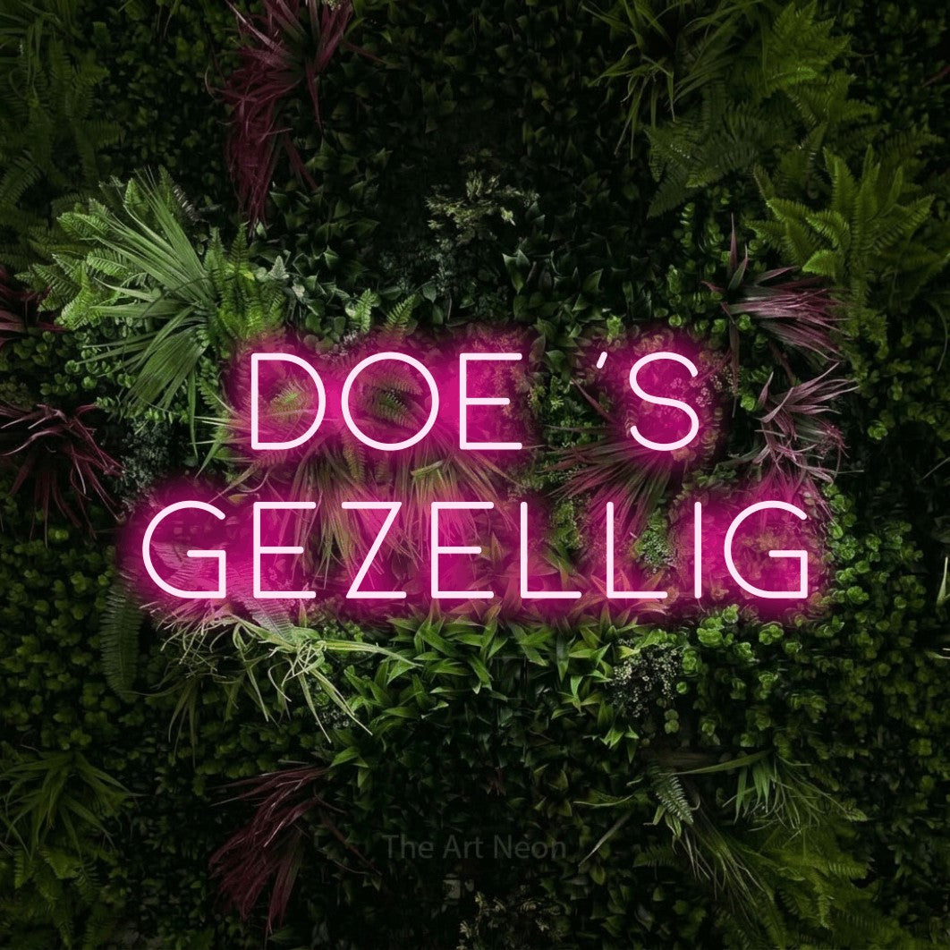 LED neon sign reading “Doe 's Gezellig”, arranged in 2 lines.