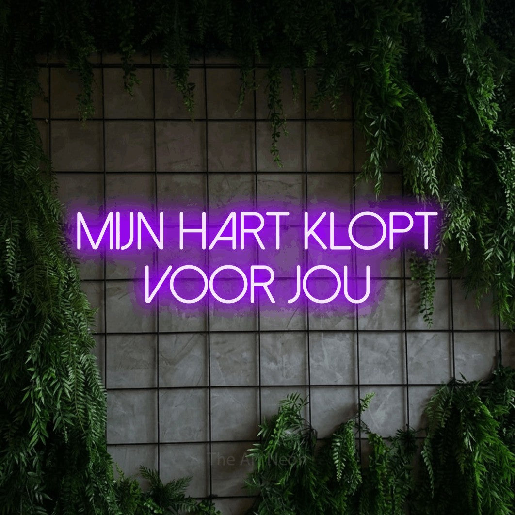 LED neon sign reading “mijn hart klopt voor jou”, arranged in 2 lines.