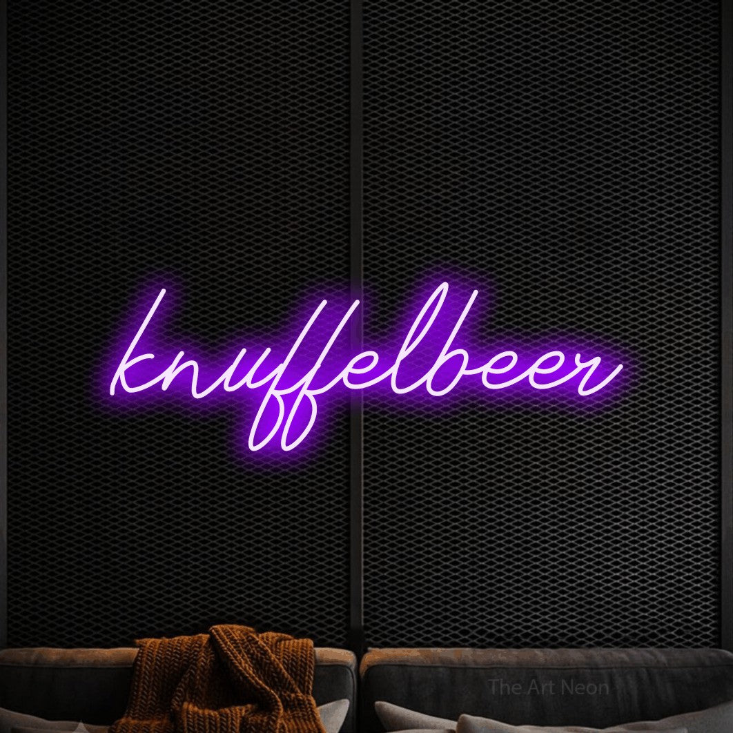 LED neon sign reading “knuffelbeer”, arranged in a single line.