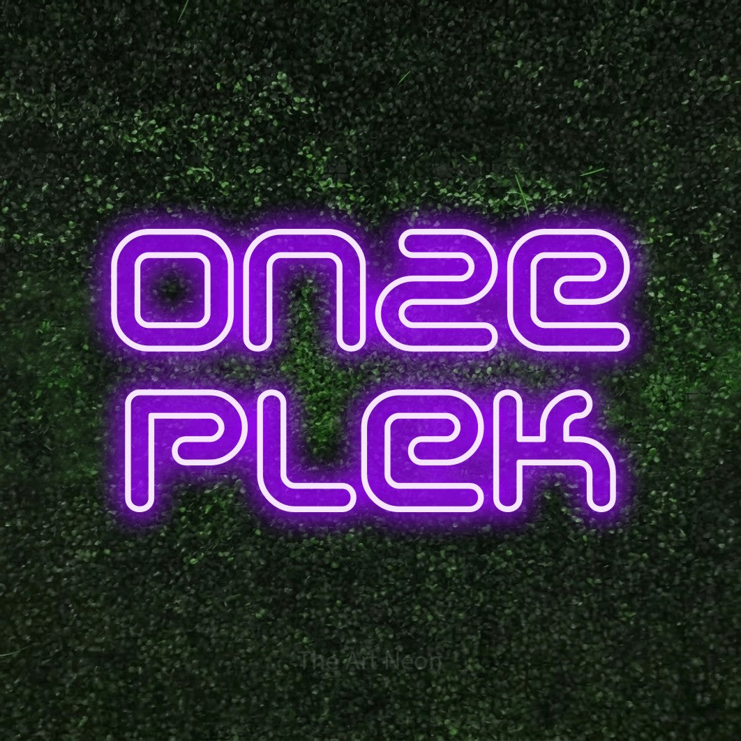 LED neon sign reading “onze plek”, arranged in 2 lines.
