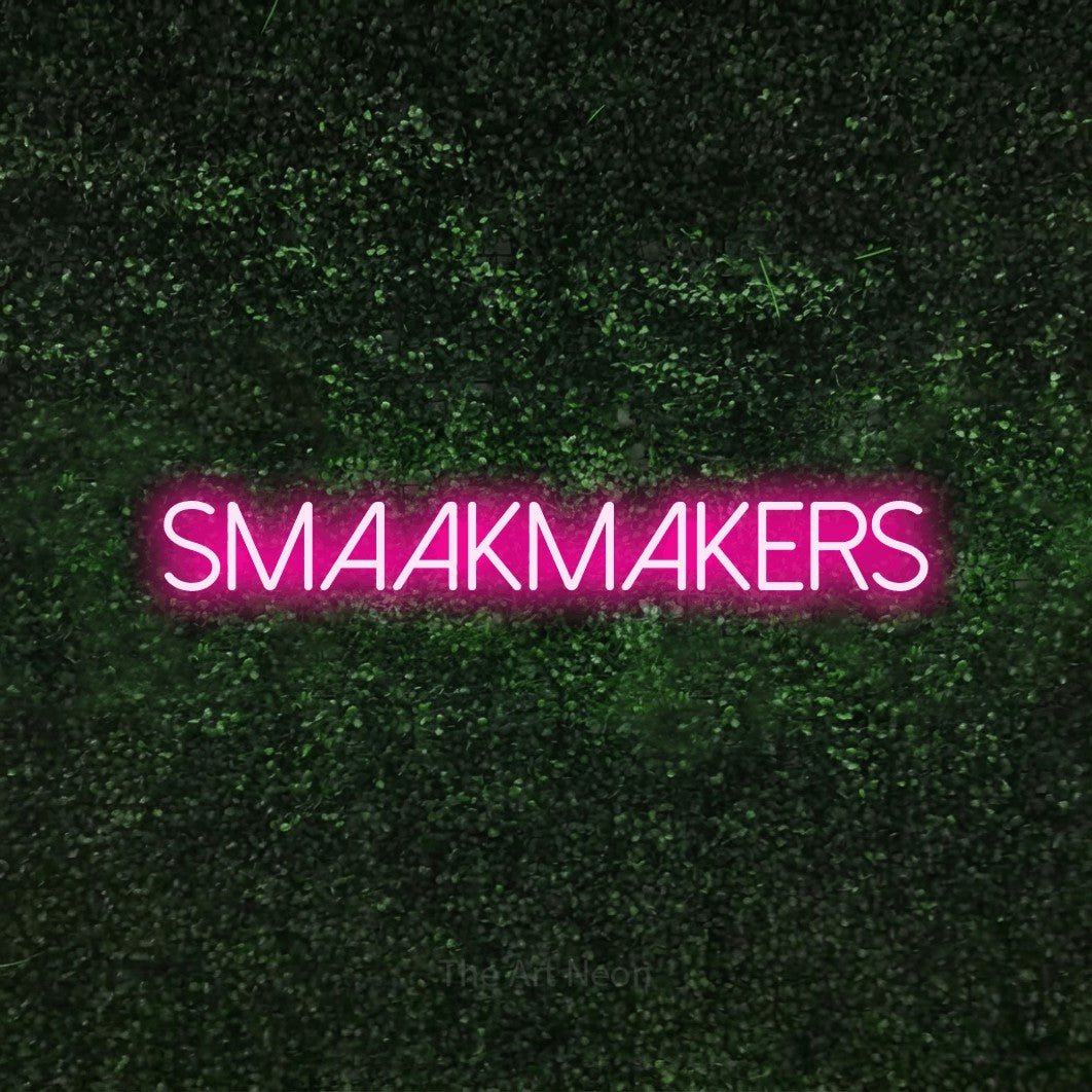 LED neon sign reading “smaakmakers”, arranged in a single line.