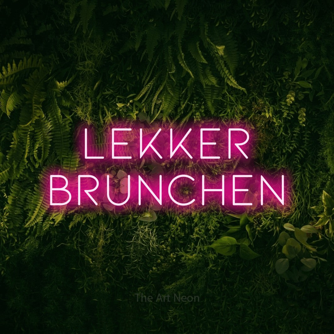 LED neon sign reading “LEKKER BRUNCHEN”, arranged in 2 lines.