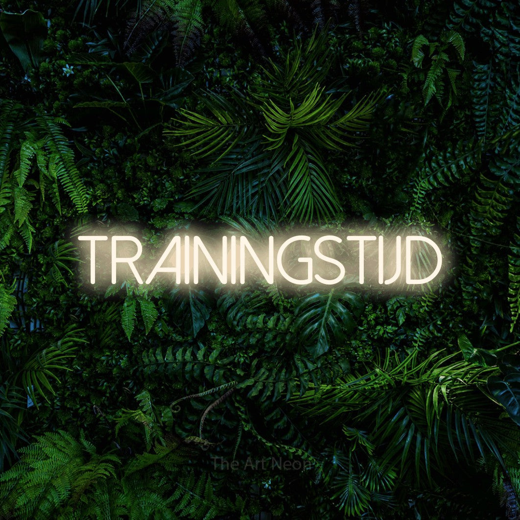LED neon sign reading “Trainingstijd”, arranged in a single line.