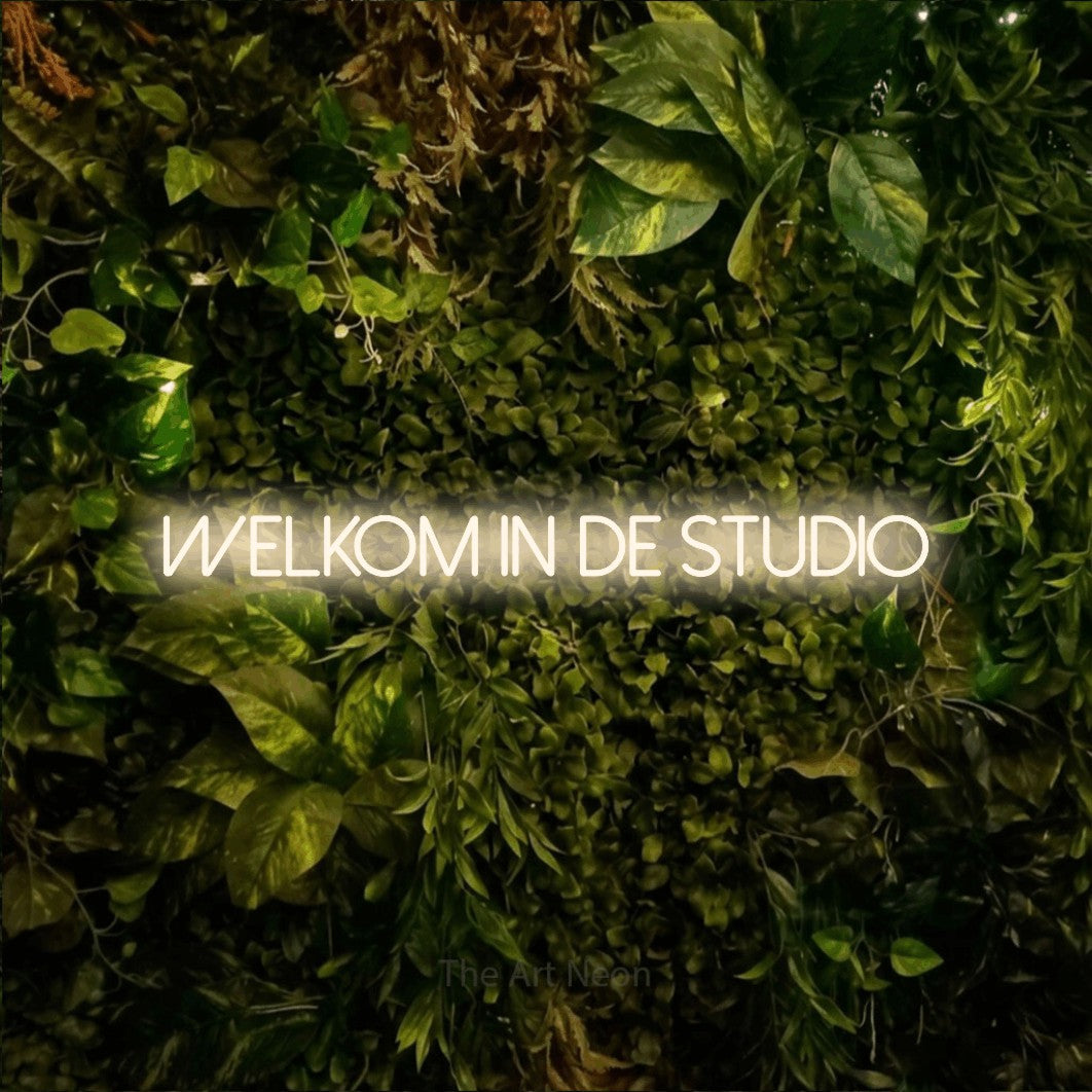 LED neon sign reading “Welkom In De Studio”, arranged in a single line.