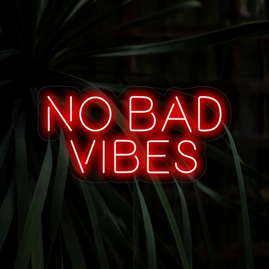 "No Bad Vibes Neon Sign" is een trendy en opbeurende toevoeging, perfect voor ruimtes die positiviteit en goede energie uitstralen. Verlicht met alleen maar goede vibes!