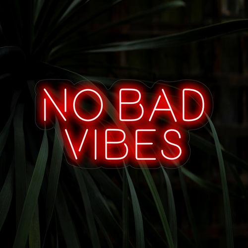"No Bad Vibes Neon Sign" is een trendy en opbeurende toevoeging, perfect voor ruimtes die positiviteit en goede energie uitstralen. Verlicht met alleen maar goede vibes!