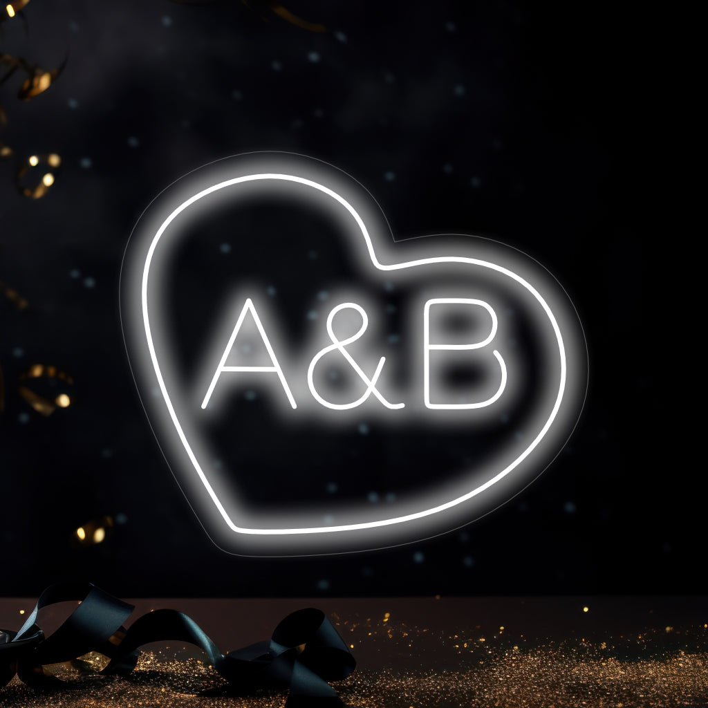 Gepersonaliseerde initialen in hart neonbord - The Art Neon