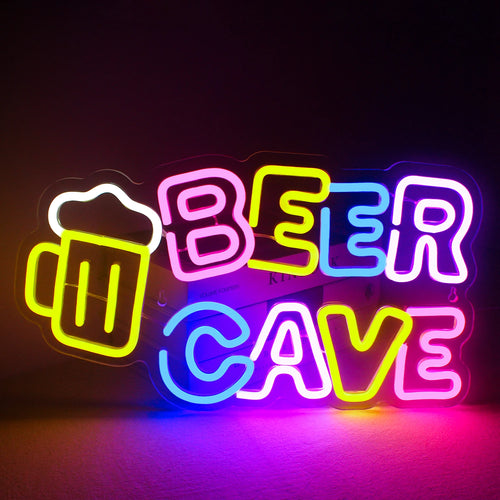Een levendig LED-neonbord met een gestileerde afbeelding van een bierpul.