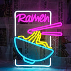 Op de afbeelding is een opvallend led-neonbord te zien met de tekst "Ramen Time".