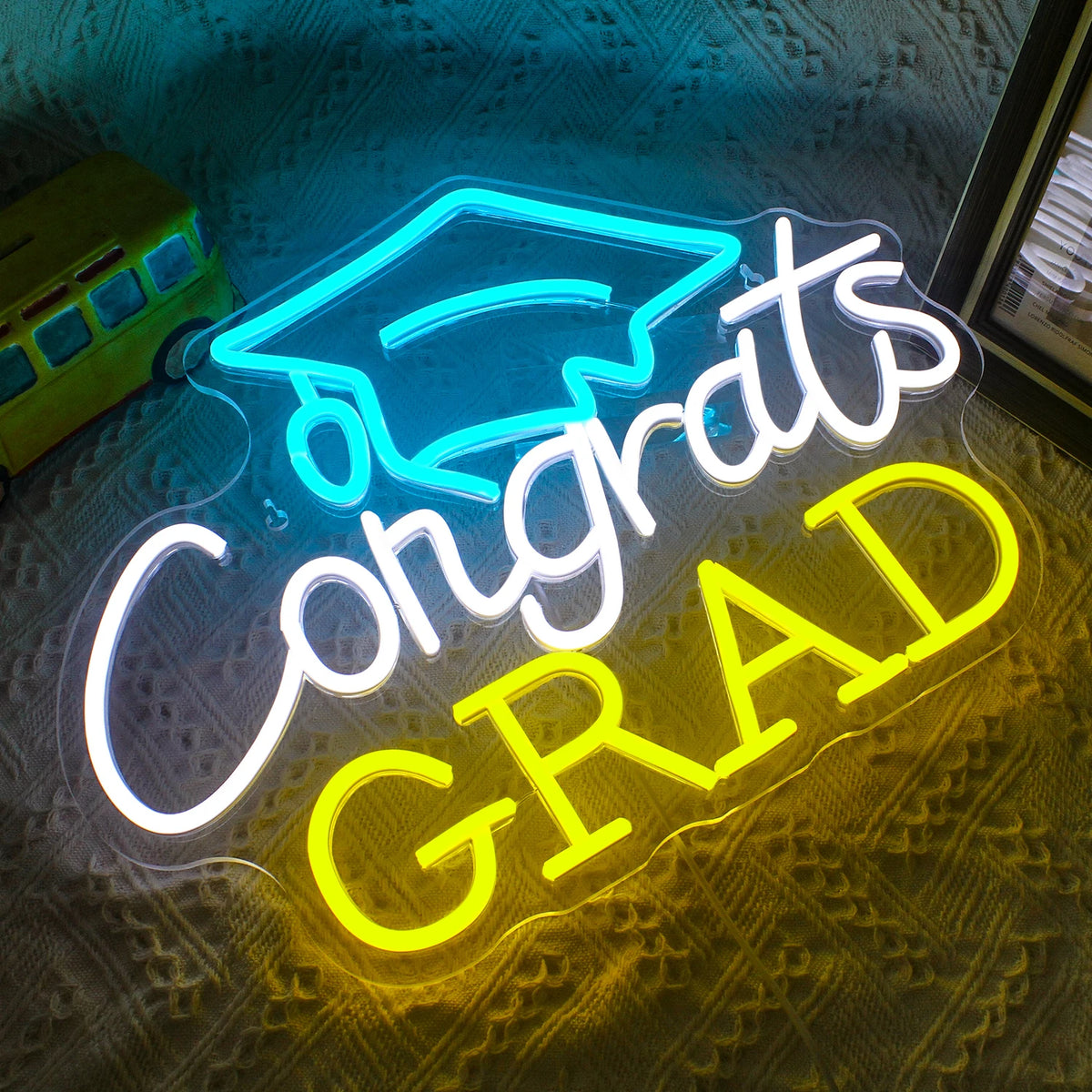 Congrats GRAD – Afstudeerhoed – LED-neonbord (5 V USB)