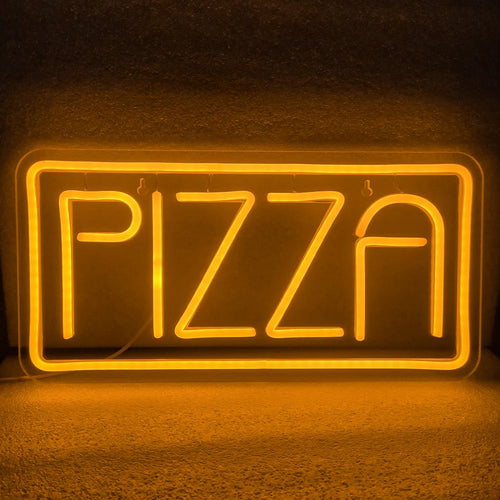 Een opvallend LED-neonbord met het woord "PIZZA" in opvallende, felrode letters.